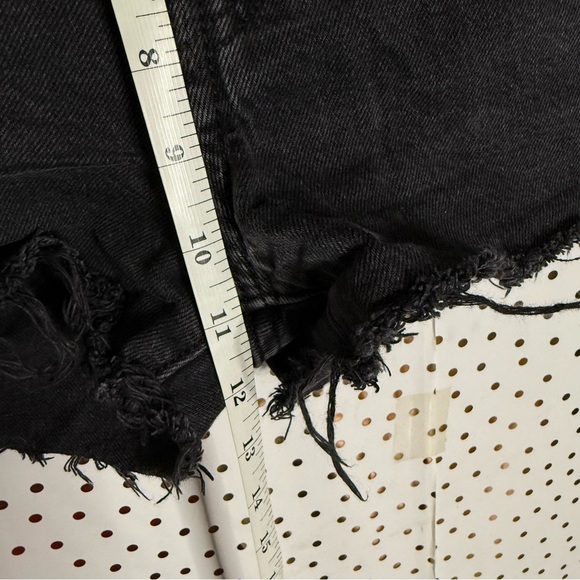 Levi's Black Shorts - Picture 4 of 7